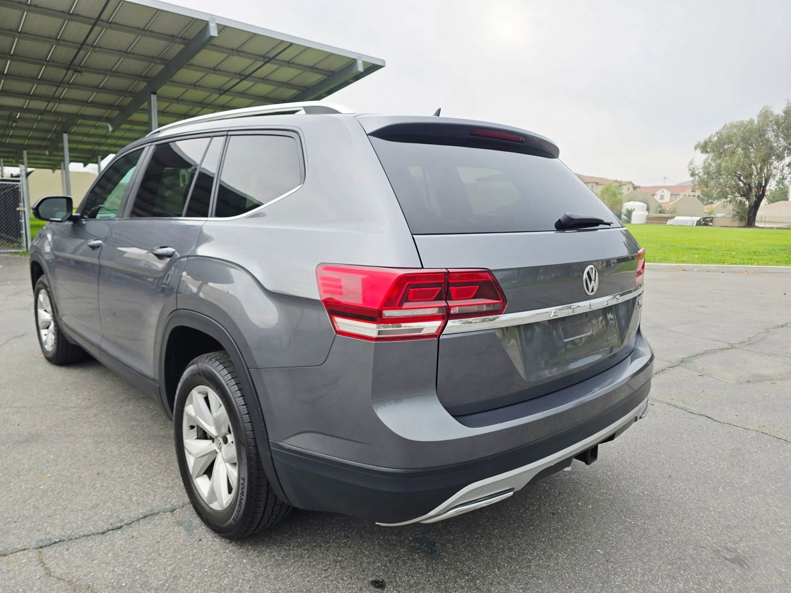 Used 2018 Volkswagen Atlas Launch Edition image 6