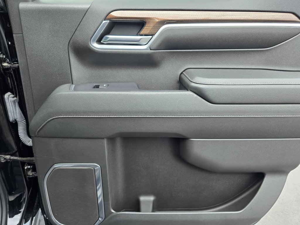 Used 2024 Chevrolet Silverado 1500 RST w/ Z71 Off-Road Package AWD/4WD image 21