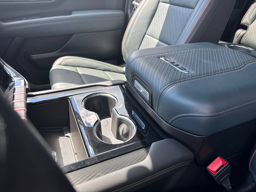 Certified 2025 GMC Yukon XL AT4 w/ AT4 Premium Package AWD/4WD image 47