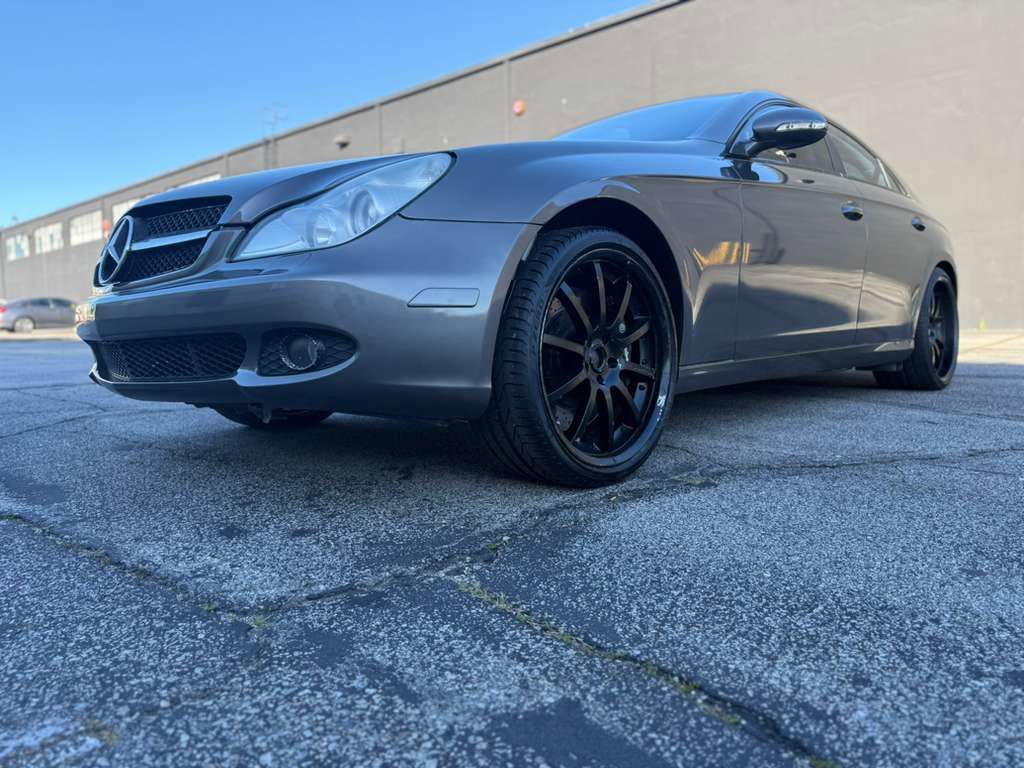 Used 2007 Mercedes-Benz CLS 550 CLS 550 4dr Sedan image 3