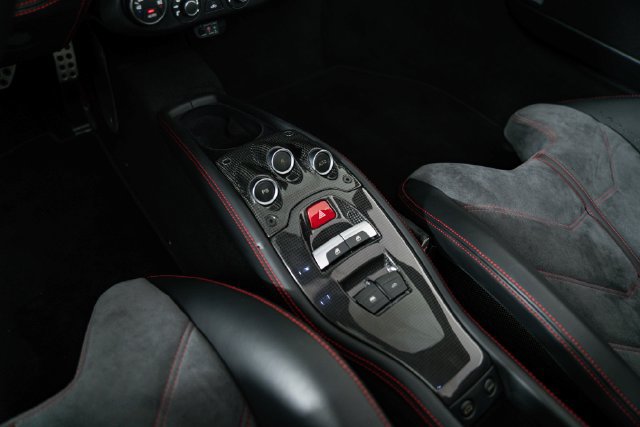 Used 2014 Ferrari 458 Spider RWD image 22