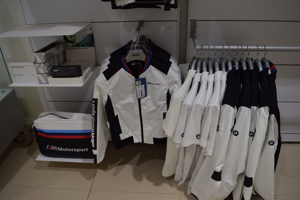 Used 2023 Tesla Model 3 Standard Range image 59