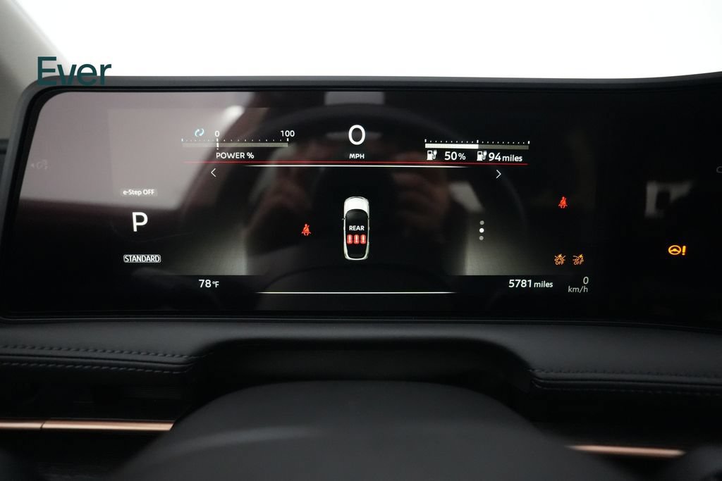 Used 2025 Nissan Ariya AWD image 7