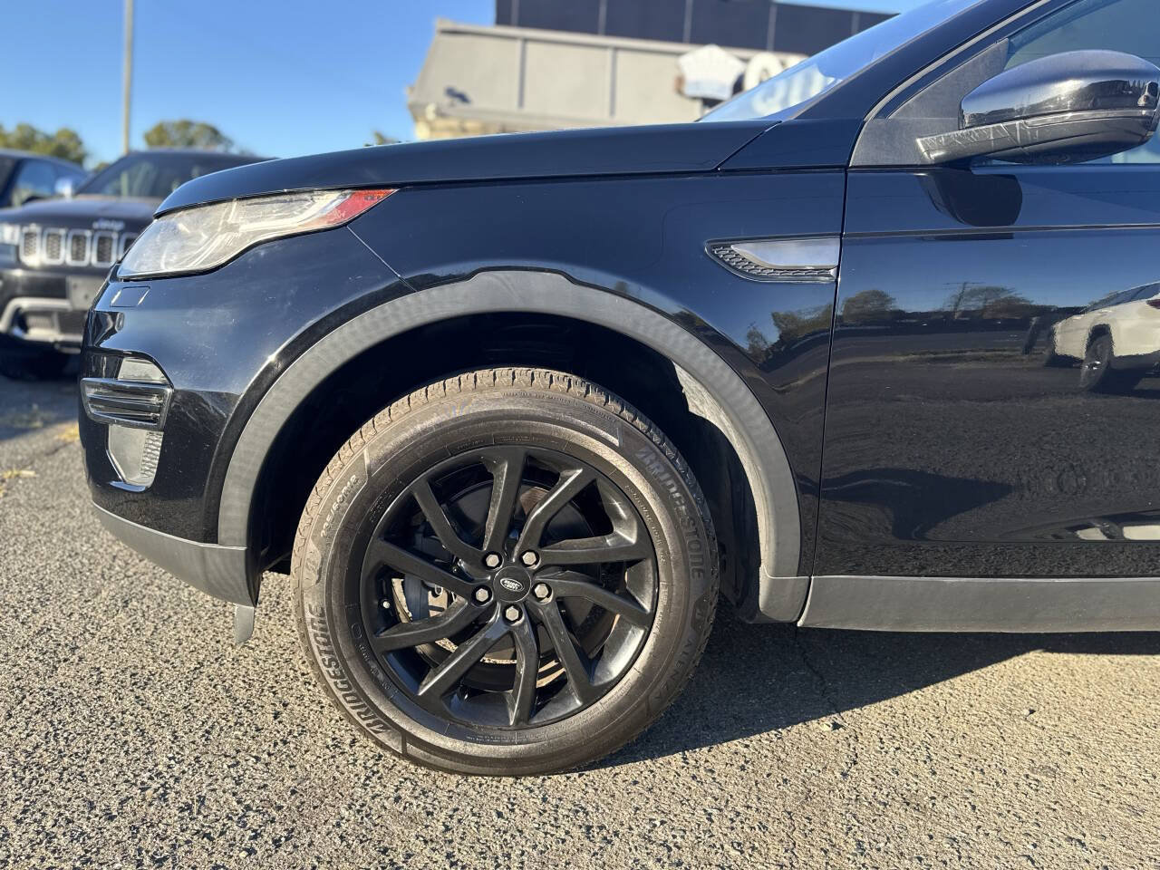 Used 2018 Land Rover Discovery Sport SE AWD/4WD image 19