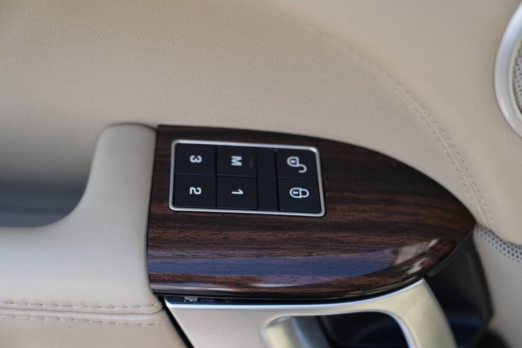 Used 2017 Land Rover Range Rover Supercharged image 29