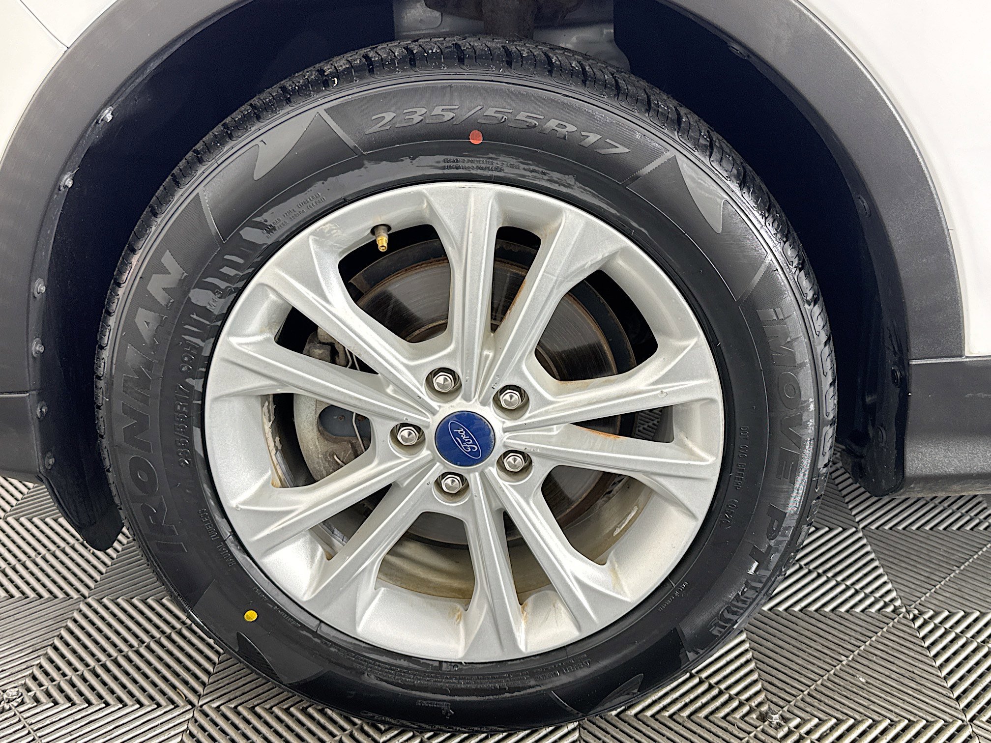 Used 2019 Ford Escape SE FWD image 33