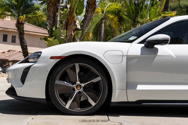 Used 2023 Porsche Taycan RWD image 4
