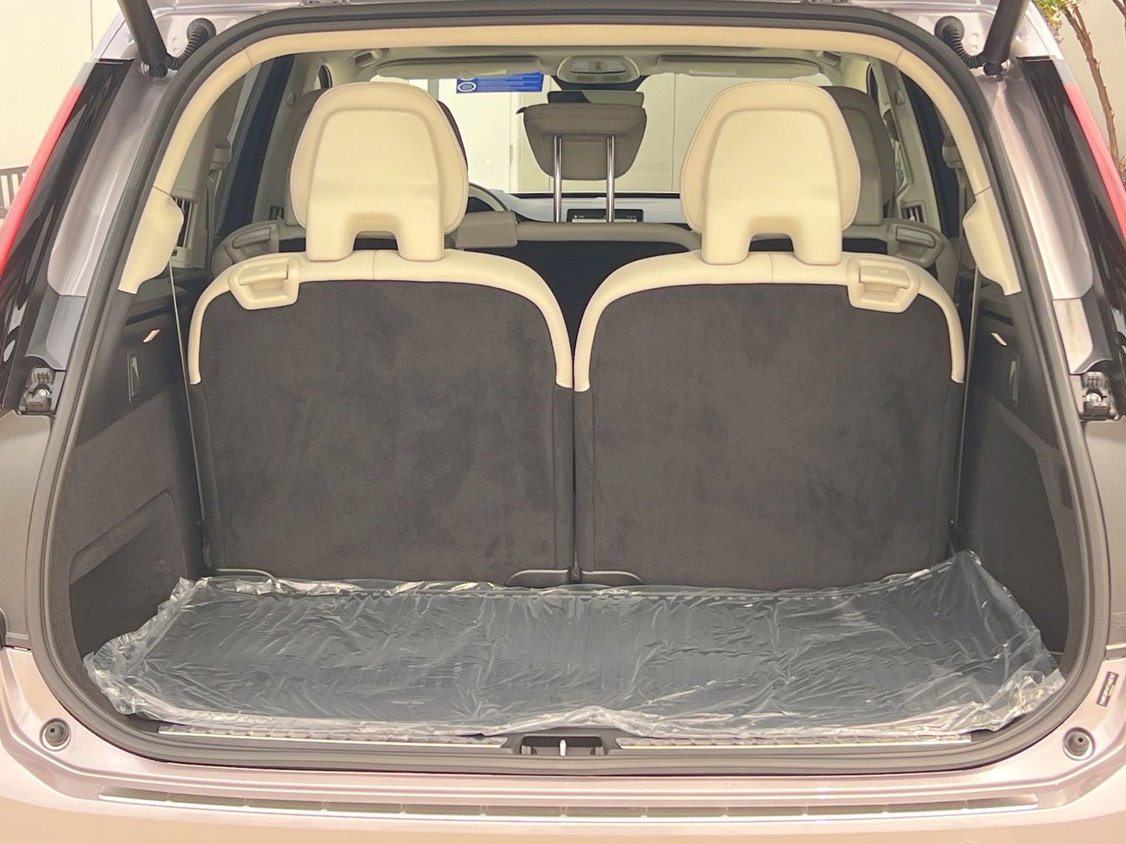 New 2026 Volvo XC90 B5 Ultra w/ Protection Package Premier image 27