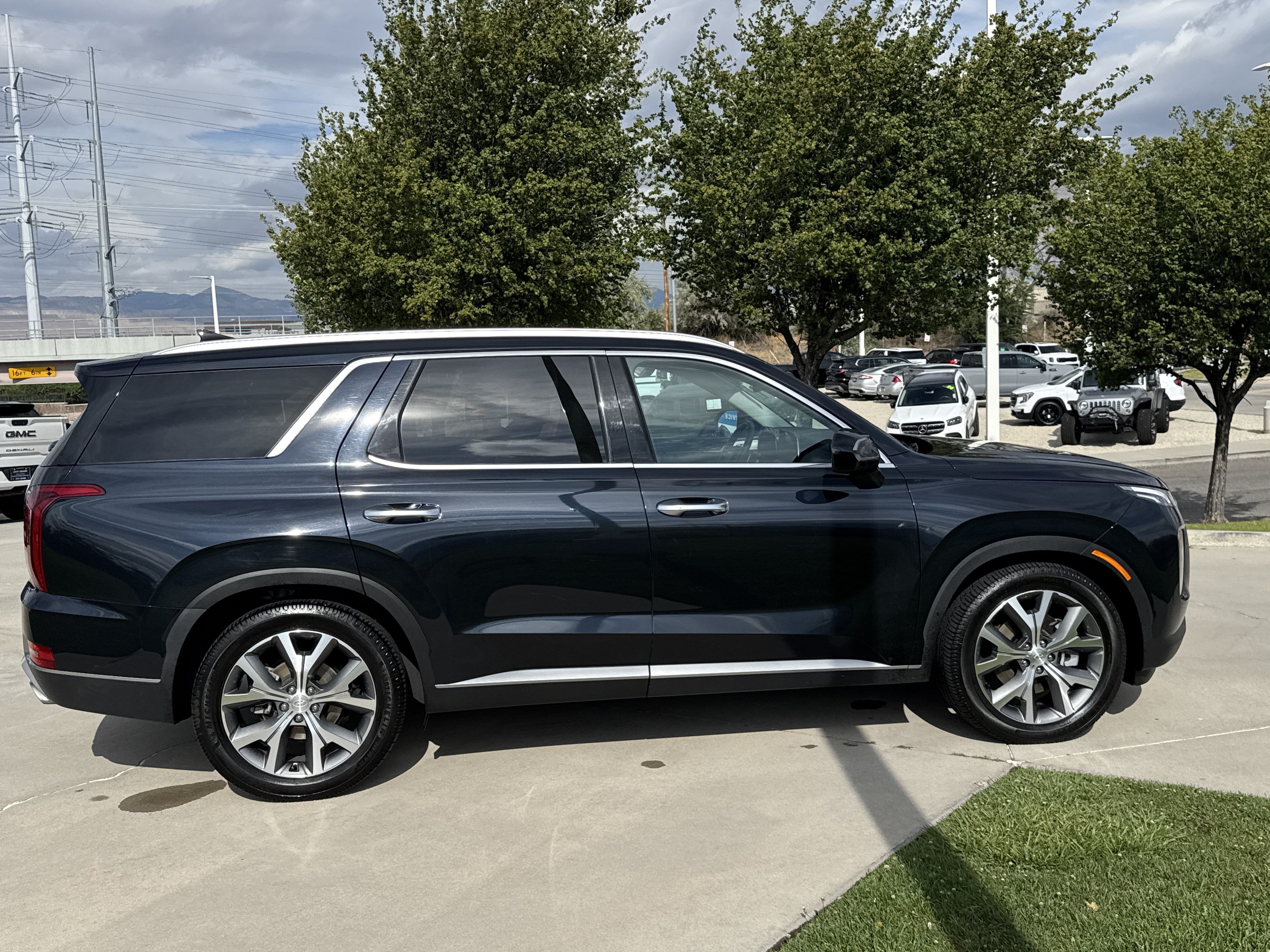 Used 2022 Hyundai Palisade SEL w/ Premium Package AWD/4WD image 6