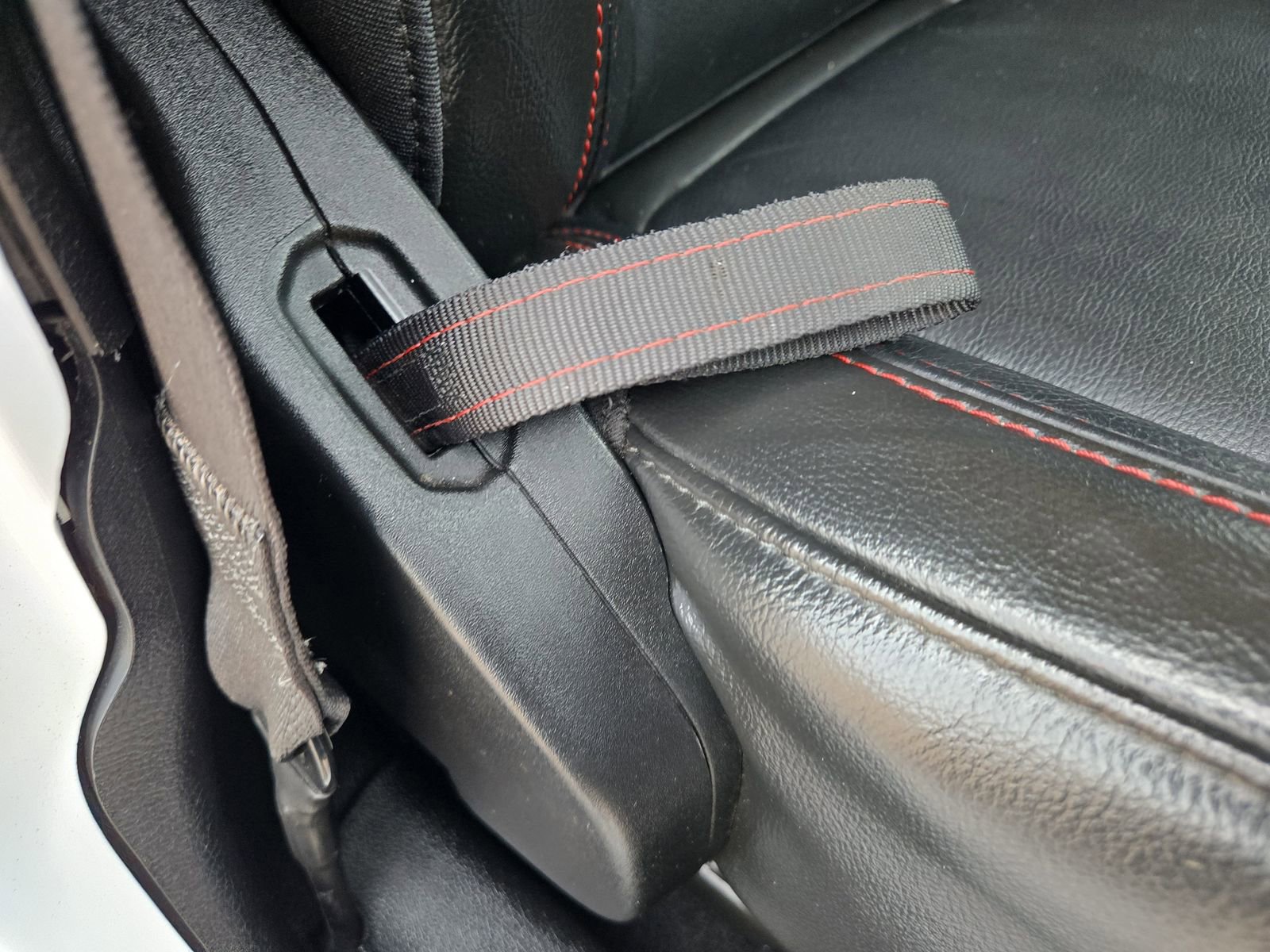 Used 2022 Jeep Wrangler Unlimited Rubicon w/ Cold Weather Group image 28