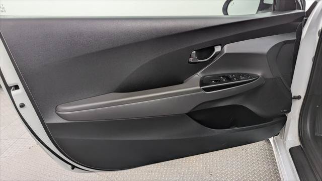 Used 2019 Hyundai Veloster 2.0 Premium FWD image 12