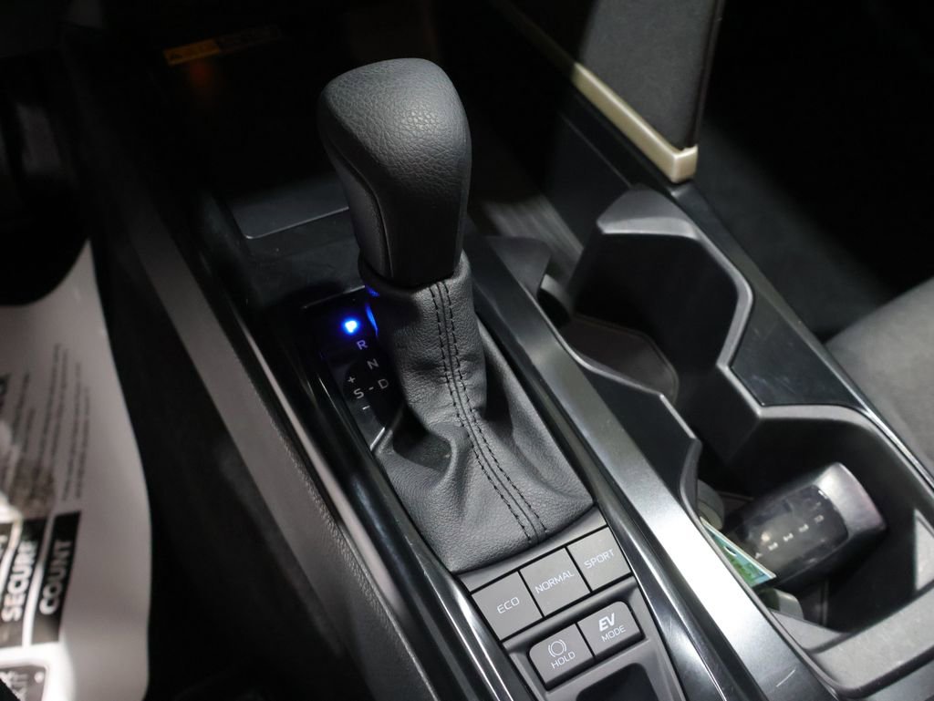 Used 2025 Toyota Camry LE image 29