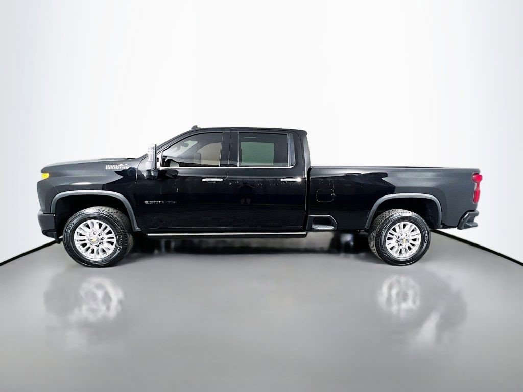 Certified 2022 Chevrolet Silverado 2500 High Country w/ LPO, Dark Essentials Package image 7
