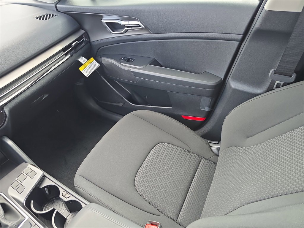 New 2026 Kia Sportage LX image 17