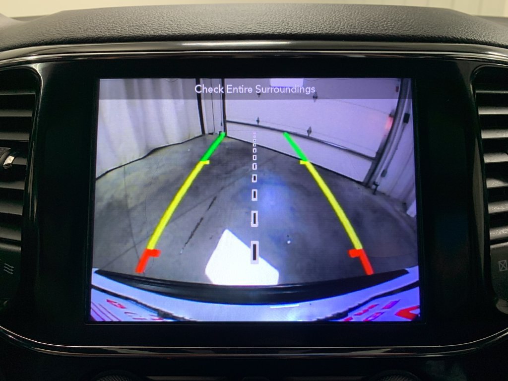 Used 2019 Jeep Grand Cherokee Altitude AWD/4WD image 11