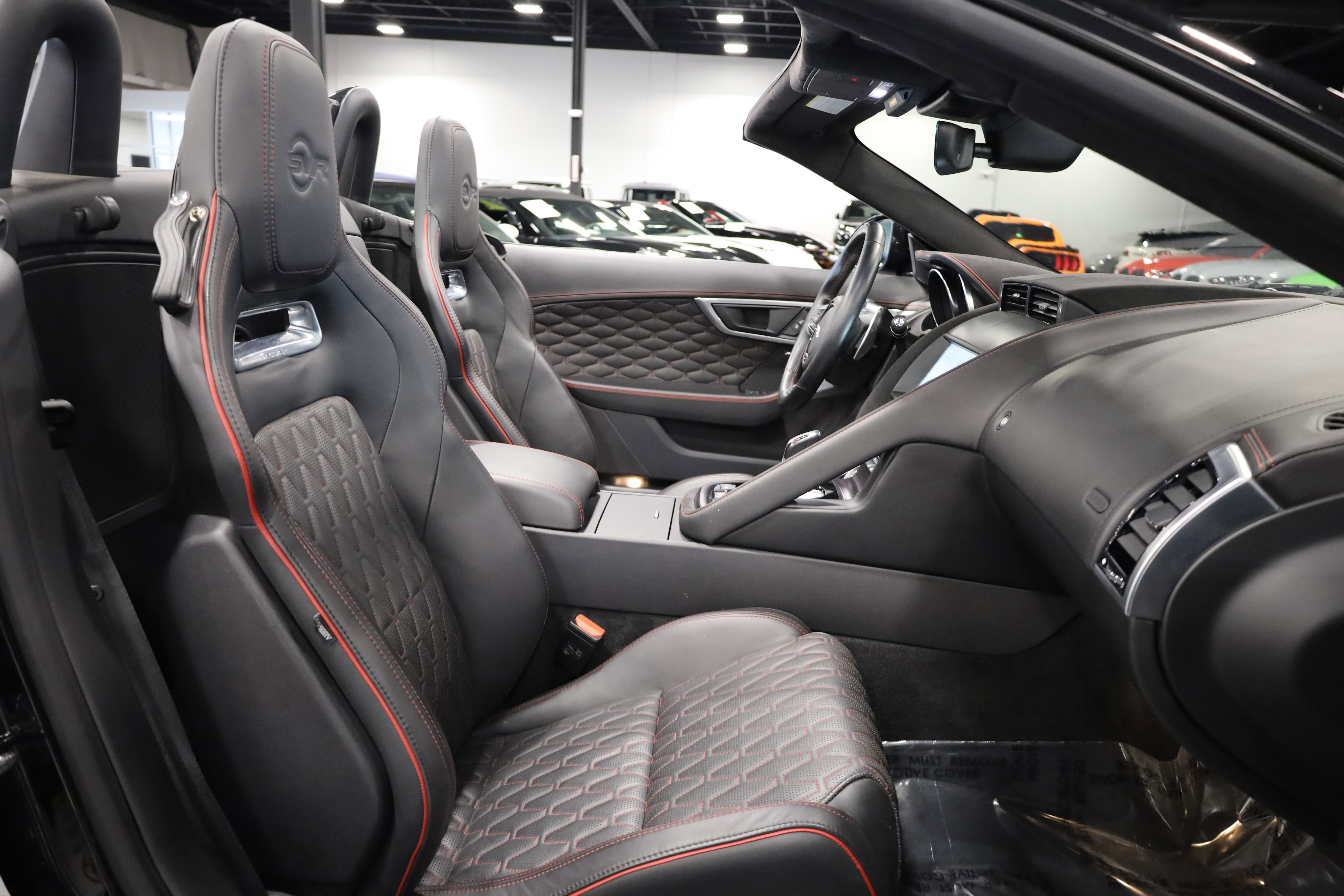 Used 2020 Jaguar F-TYPE SVR image 35