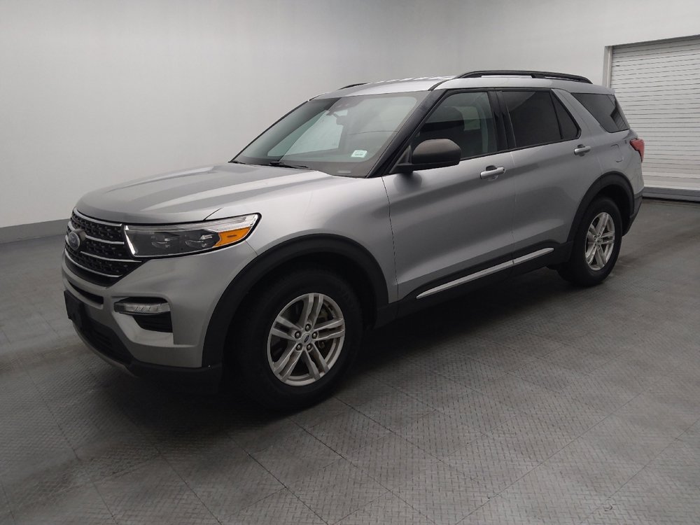 Used 2024 Ford Explorer XLT w/ Equipment Group 202A image 2