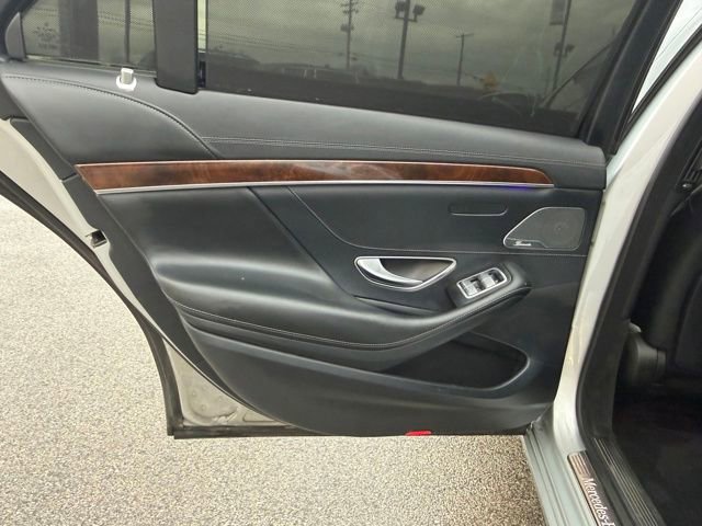 Used 2016 Mercedes-Benz S 550 4MATIC Sedan image 26