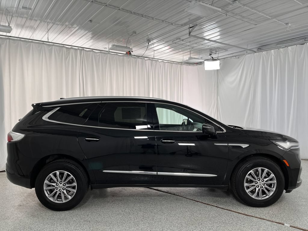 Used 2023 Buick Enclave Essence AWD/4WD image 15