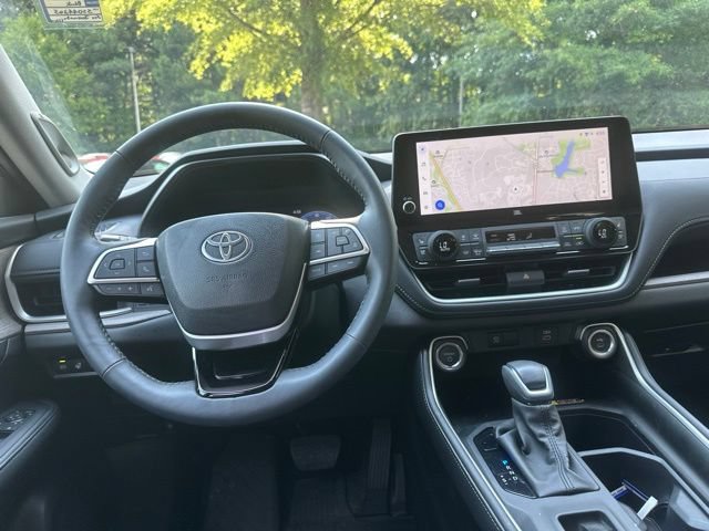 Used 2025 Toyota Grand Highlander AWD Hybrid image 11