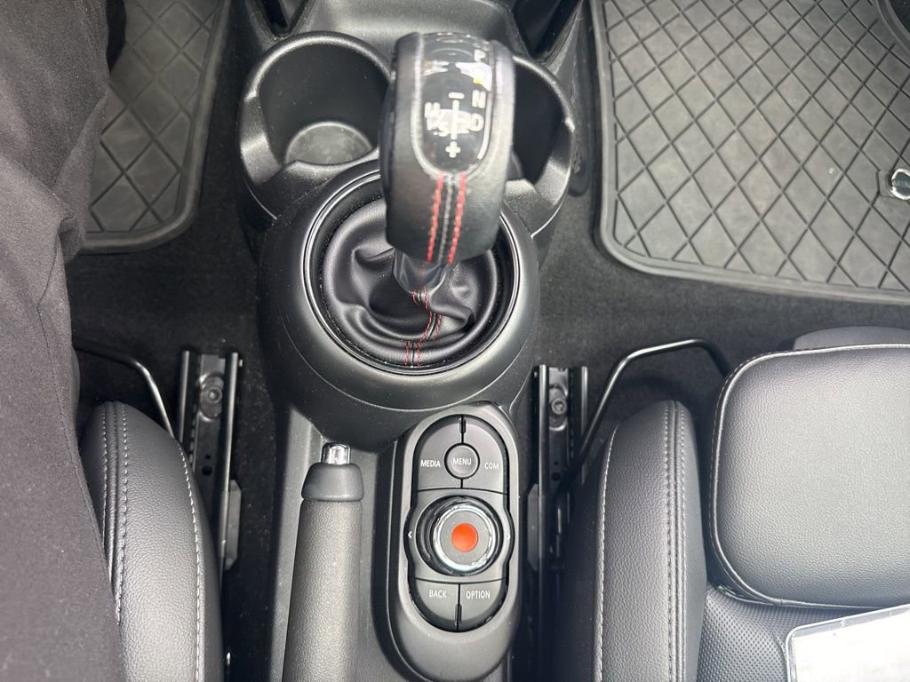 Used 2019 MINI Cooper S w/ Signature Upholstery Package image 26
