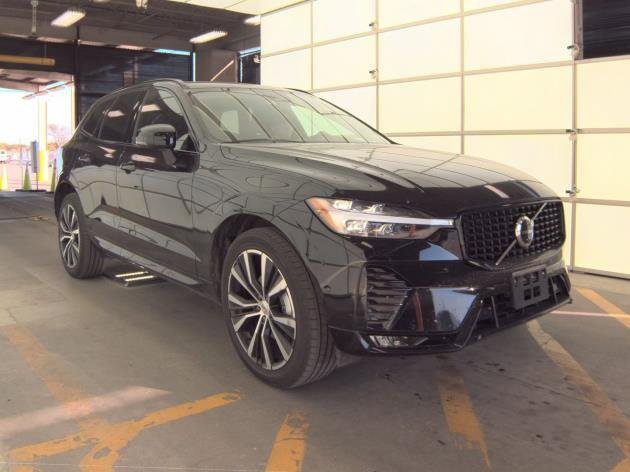 Used 2025 Volvo XC60 B5 Plus image 2