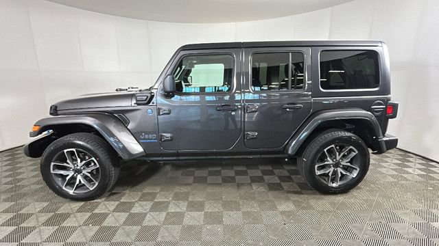 Used 2024 Jeep Wrangler Unlimited w/ Convenience Group AWD/4WD image 6