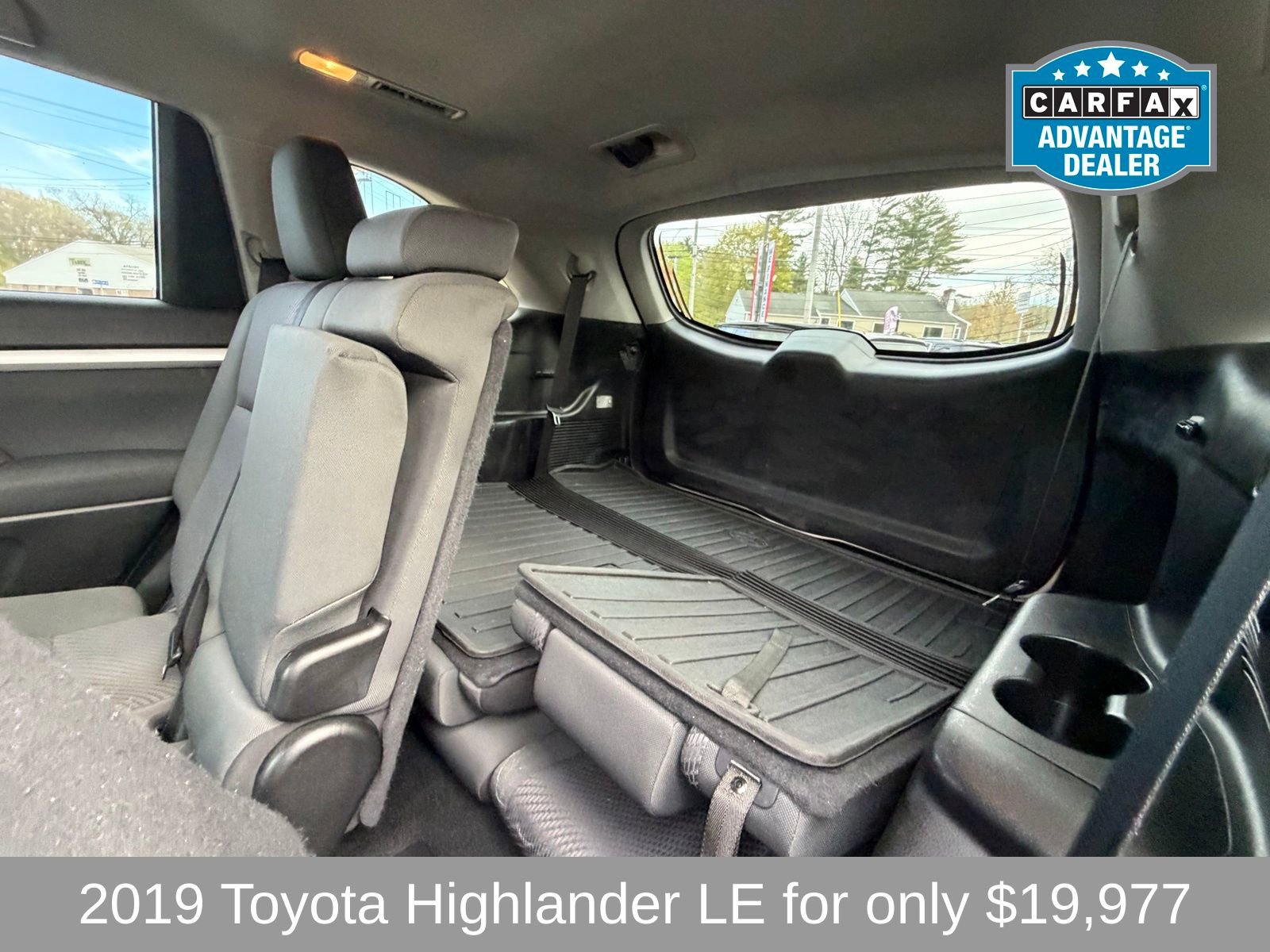 Used 2019 Toyota Highlander LE AWD/4WD image 11