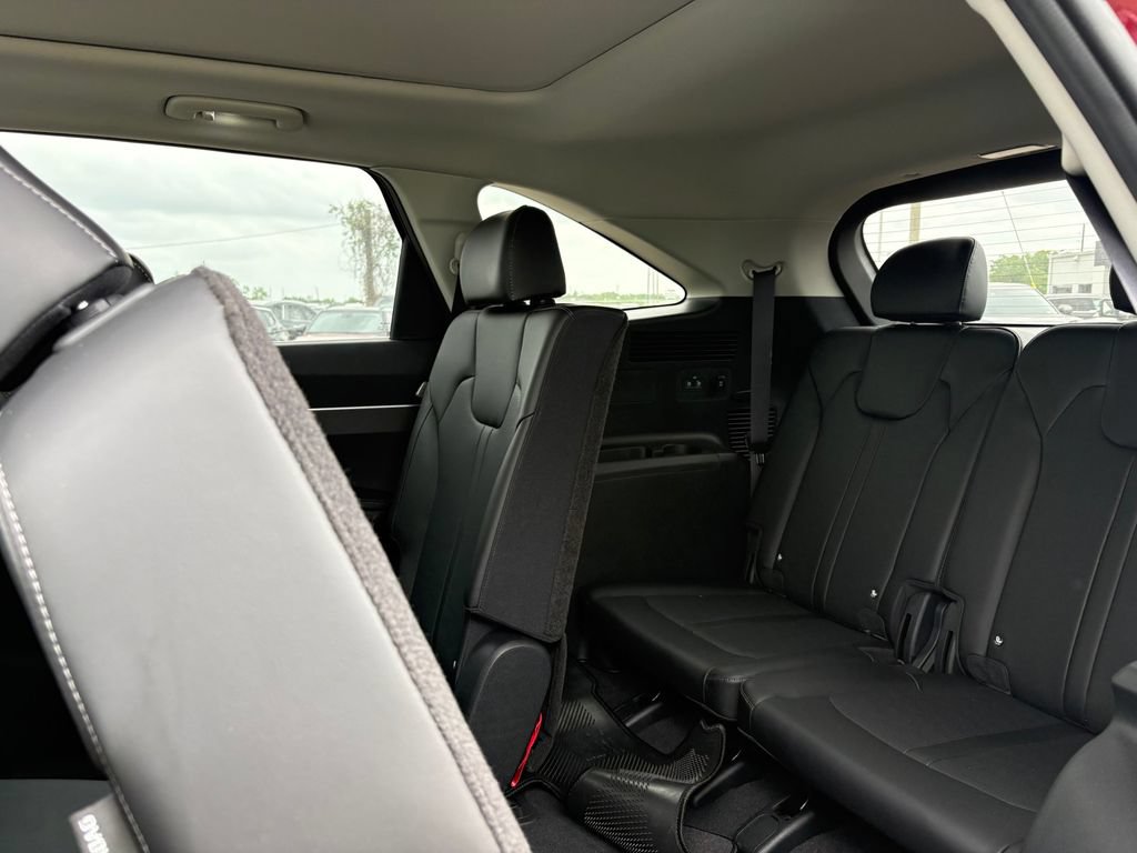 Certified 2025 Kia Sorento S w/ Panoramic Sunroof Package FWD image 15