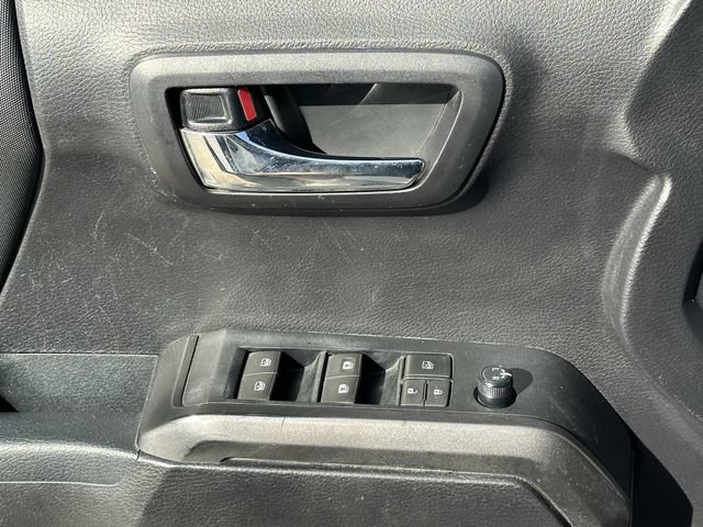 Used 2020 Toyota Tacoma TRD Off-Road w/ TRD Premium Off Road Package AWD/4WD image 25
