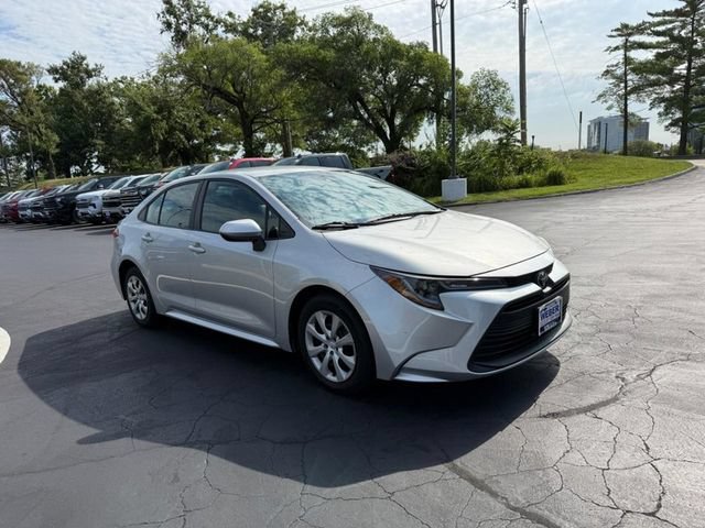 Used 2024 Toyota Corolla LE FWD image 8
