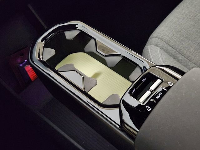 Used 2025 Volvo EX30 Ultra w/ Climate Package image 20