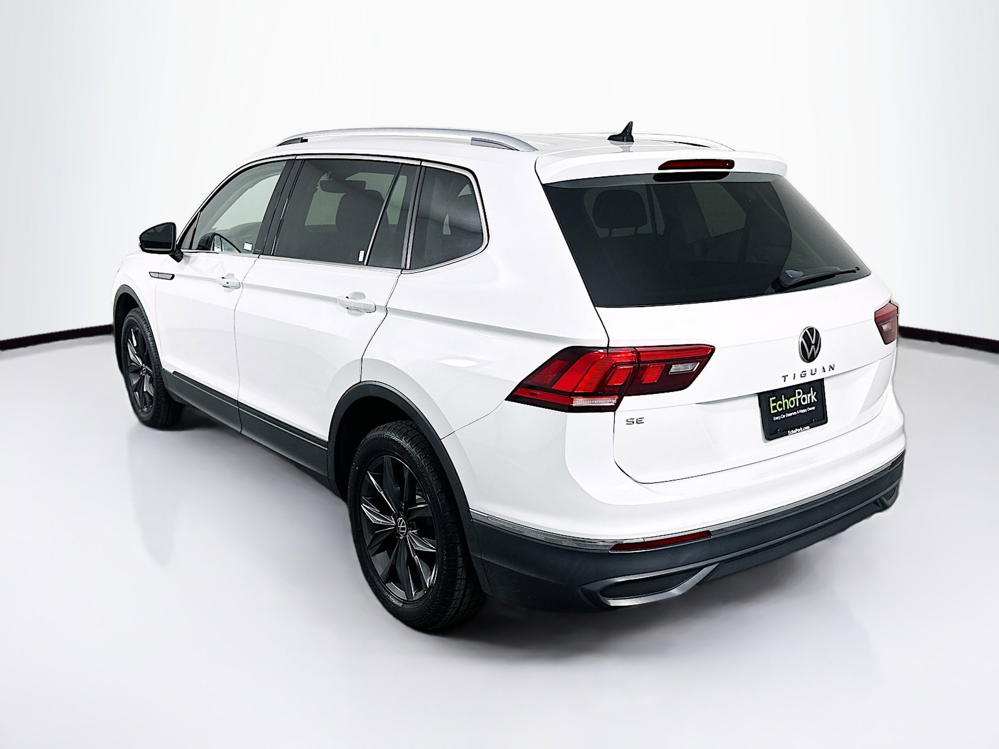 Used 2023 Volkswagen Tiguan SE image 5