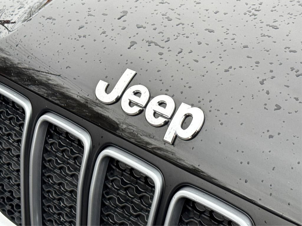 Used 2023 Jeep Renegade Latitude w/ Sun/Sound Group AWD/4WD image 16