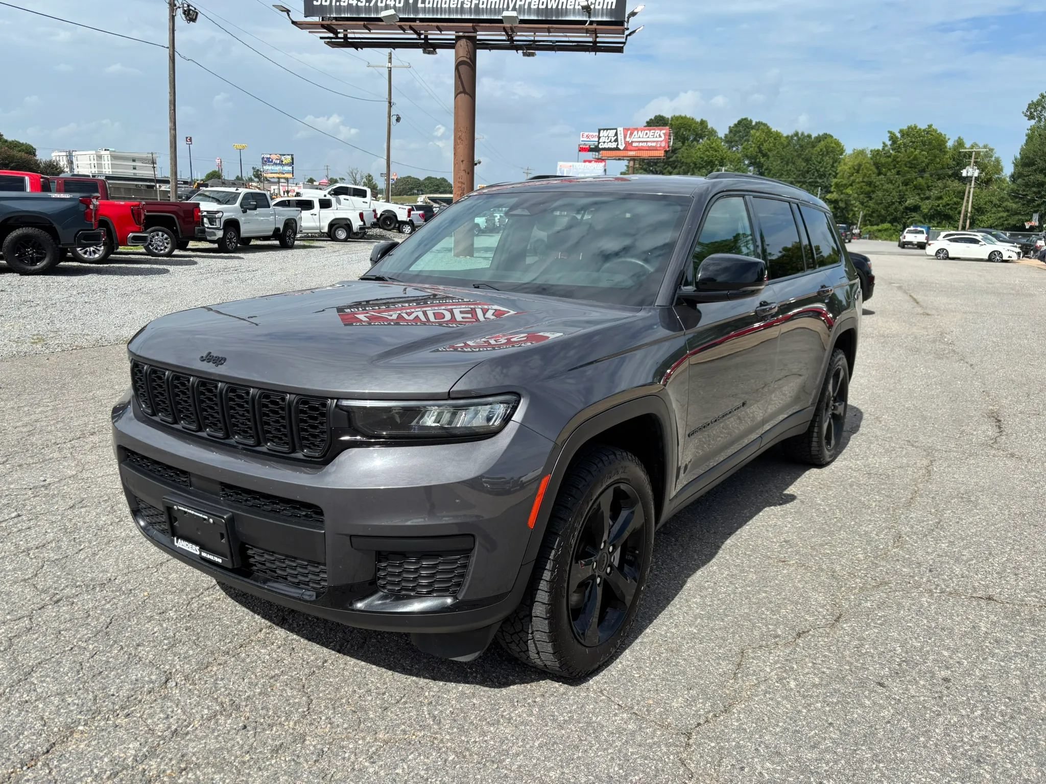 Used 2023 Jeep Grand Cherokee L Laredo AWD/4WD image 9