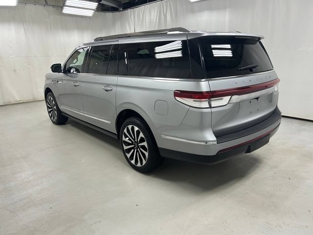 Used 2024 Lincoln Navigator L Reserve AWD/4WD image 7