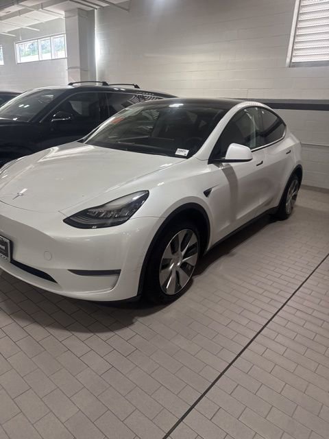 Used 2020 Tesla Model Y Long Range image 1