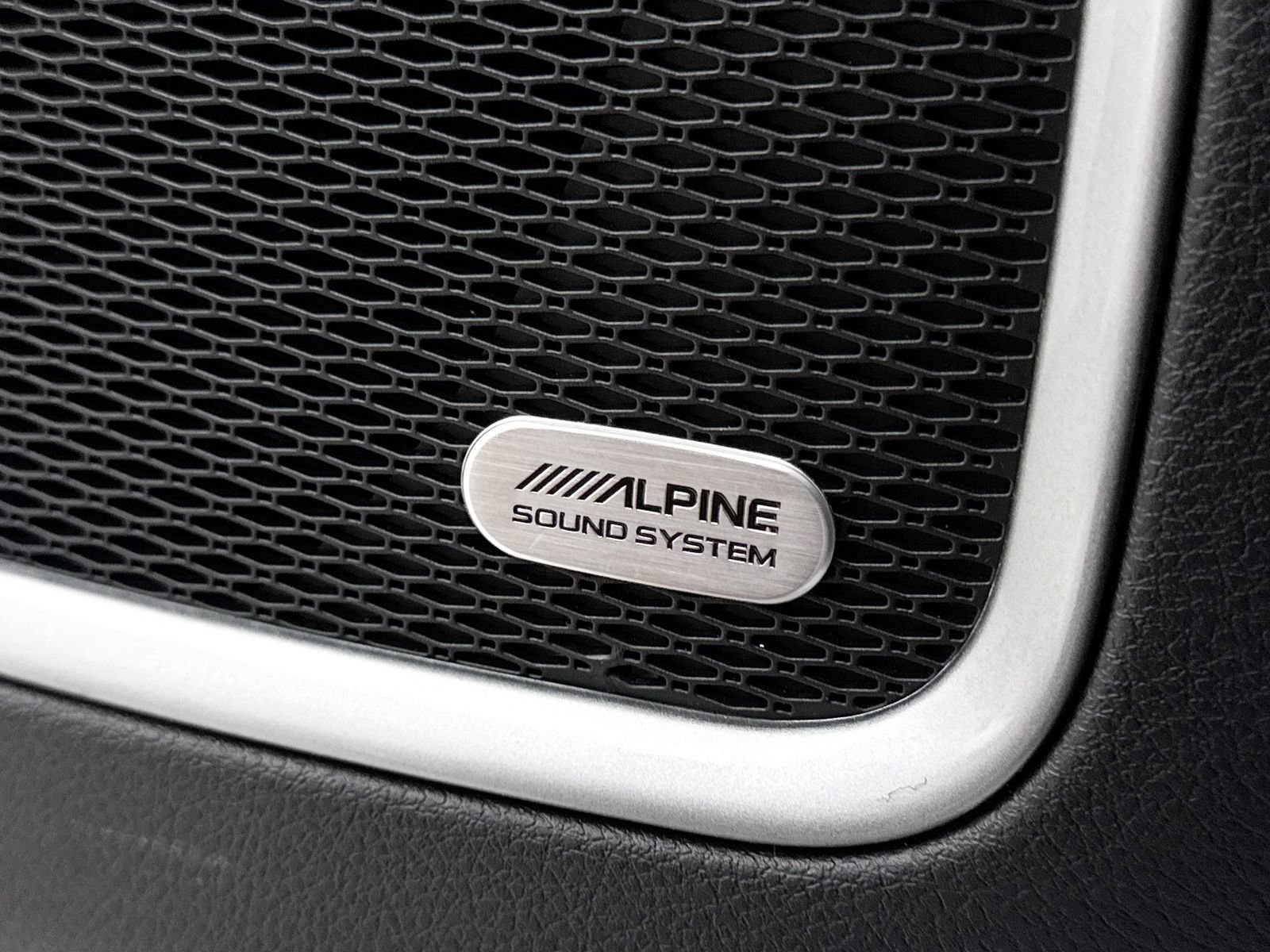 Used 2022 Jeep Compass Latitude w/ Sun and Sound Group FWD image 6