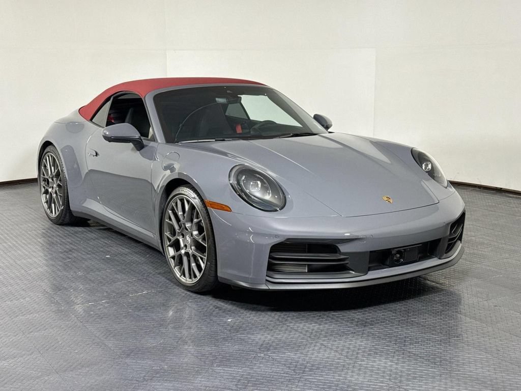 Certified 2025 Porsche 911 Carrera RWD image 9
