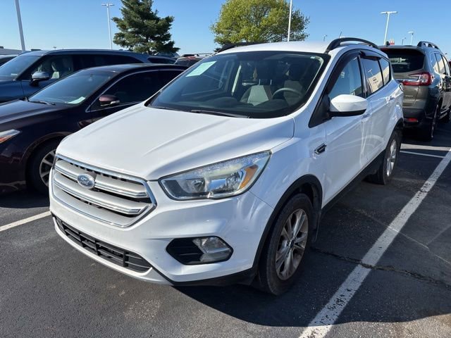 Used 2017 Ford Escape SE image 3