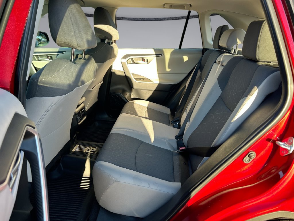 Used 2025 Toyota RAV4 XLE w/ Convenience Package FWD image 31
