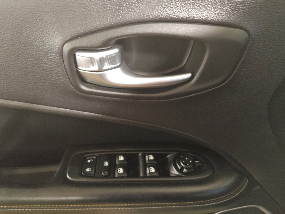 Used 2017 Jeep Compass Latitude image 26