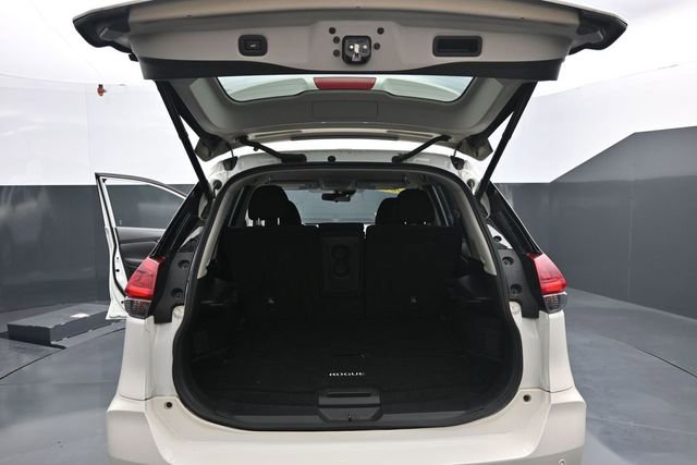 Used 2020 Nissan Rogue SV AWD/4WD image 27