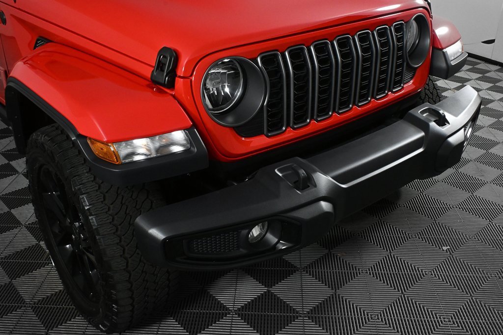 Used 2025 Jeep Gladiator Sport image 31