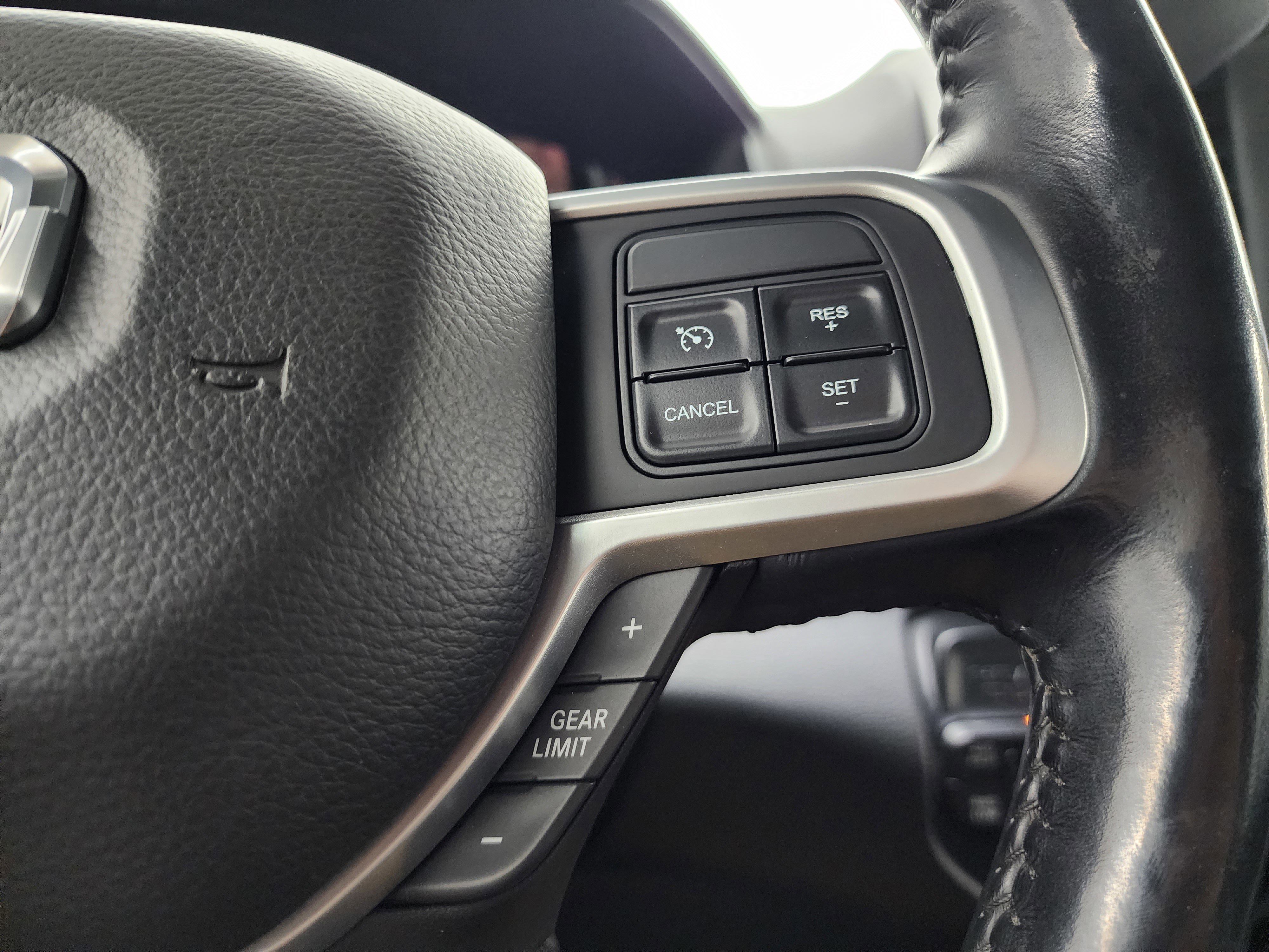 Used 2020 RAM 2500 Big Horn w/ Night Edition AWD/4WD image 13