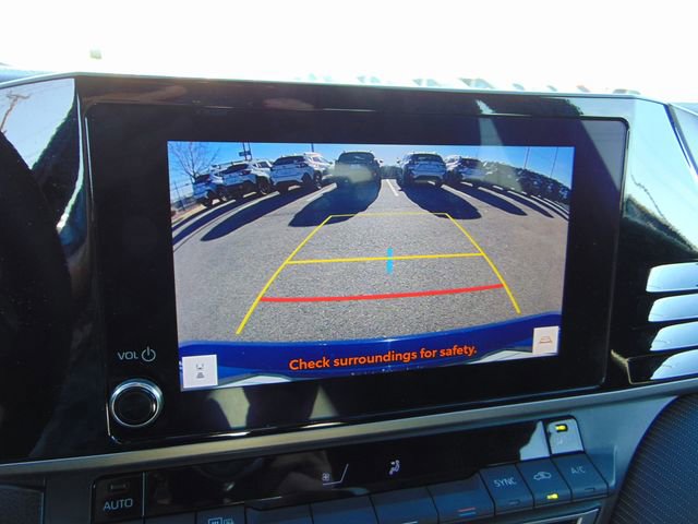 Used 2025 Toyota Camry SE image 13