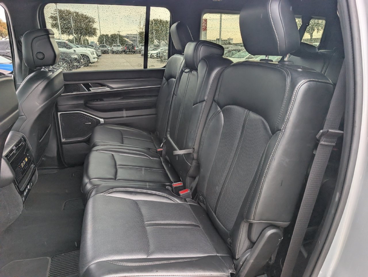 Used 2024 Jeep Wagoneer L Series II w/ Flexible Seating Group AWD/4WD image 26