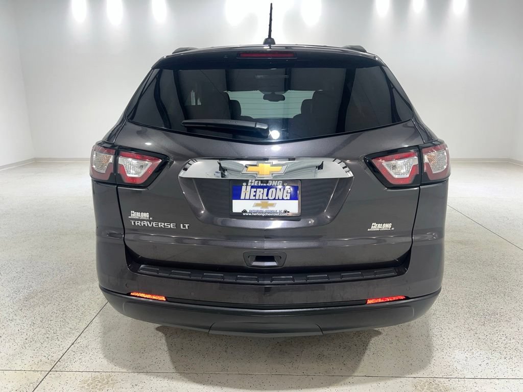 Used 2016 Chevrolet Traverse LT FWD image 4
