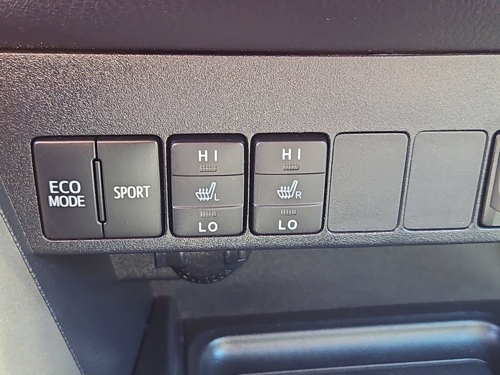 Used 2013 Toyota RAV4 Limited AWD/4WD image 19
