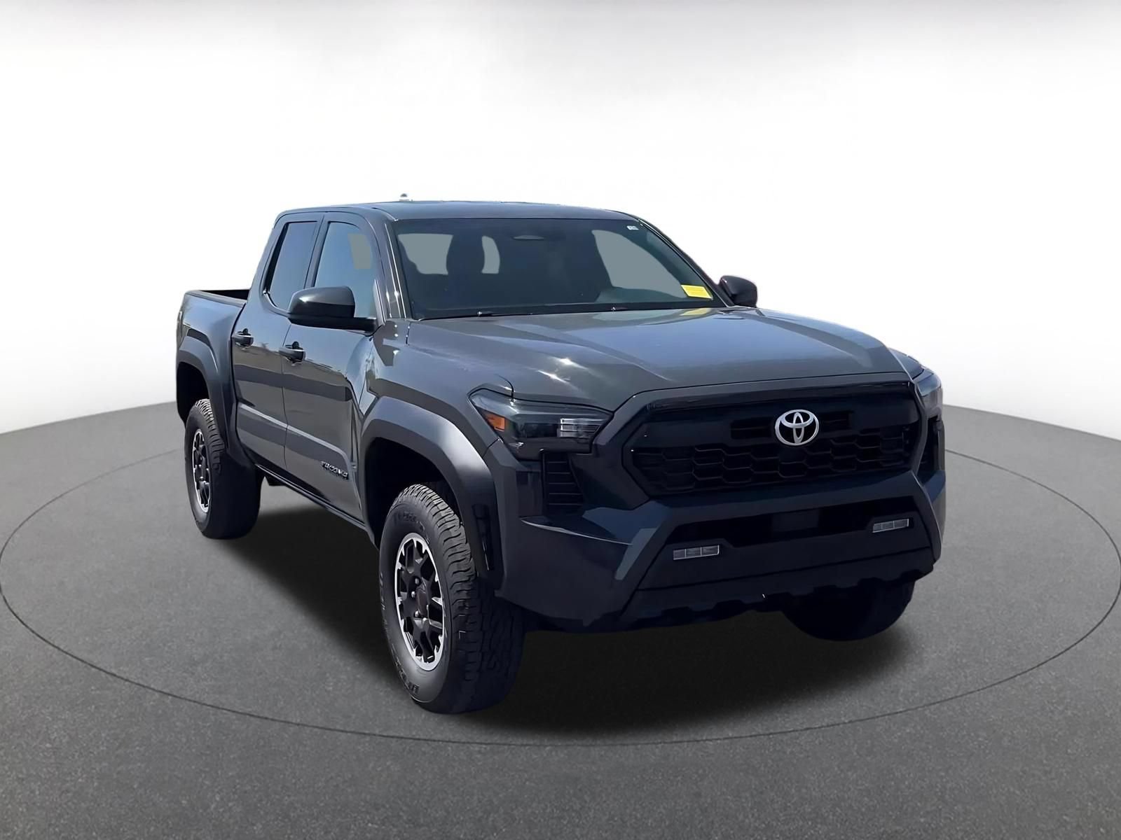 Used 2025 Toyota Tacoma TRD Off-Road AWD/4WD image 3